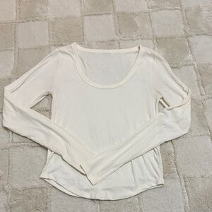 Old Navy Cream Long Sleeve Top
